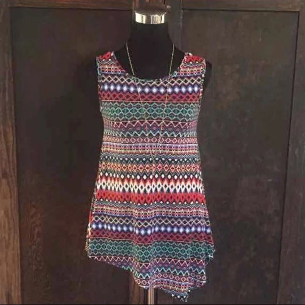 Like NEW Asymmetrical Hem Tank